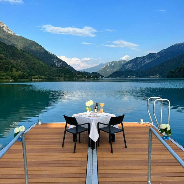 Your special moment… with a lake view!